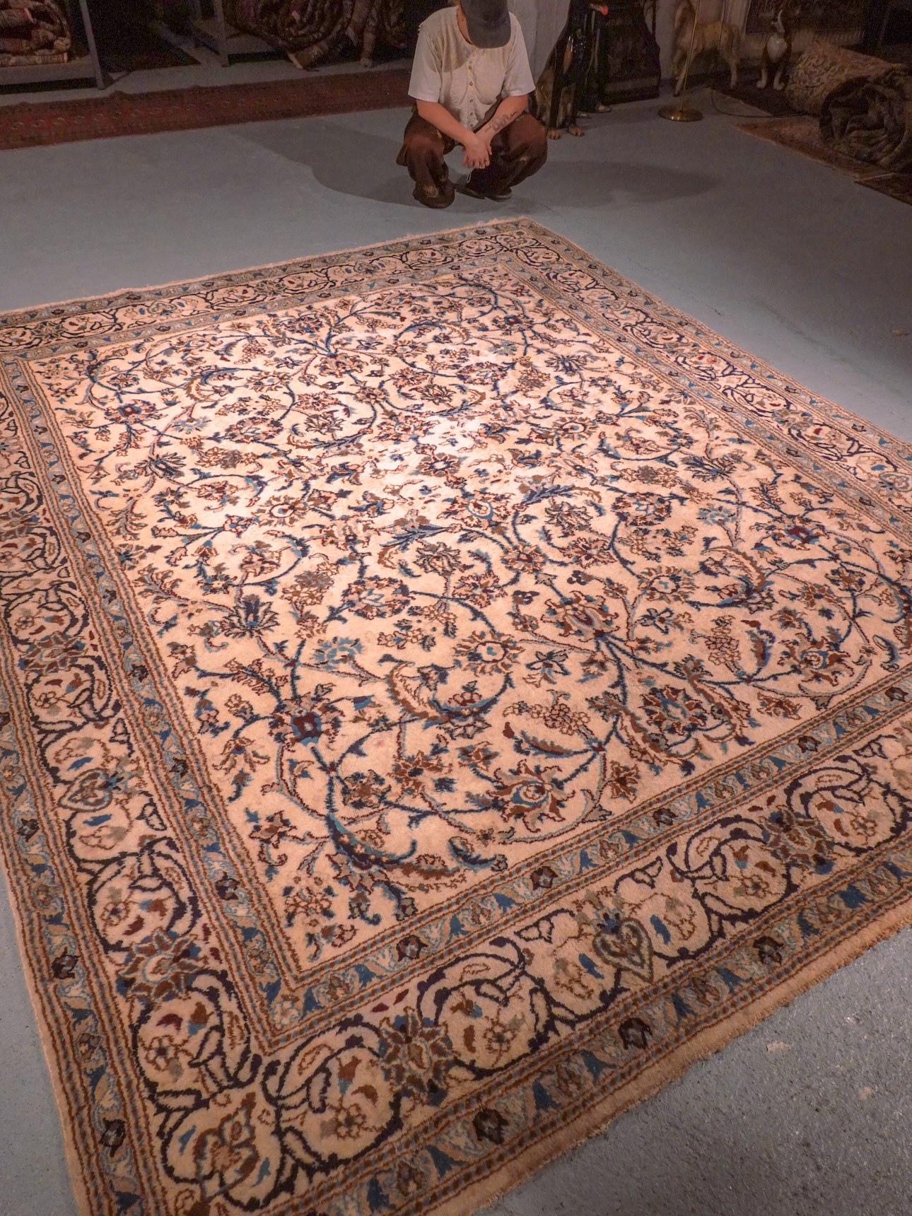 Vaalea käsinsolmittu Nain-villamatto, 300 × 245 cm