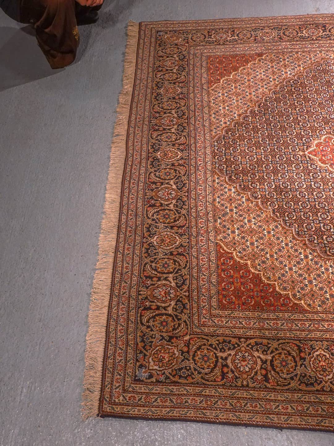 Punainen käsinsolmittu Tabriz-villamatto, 290 × 200 cm