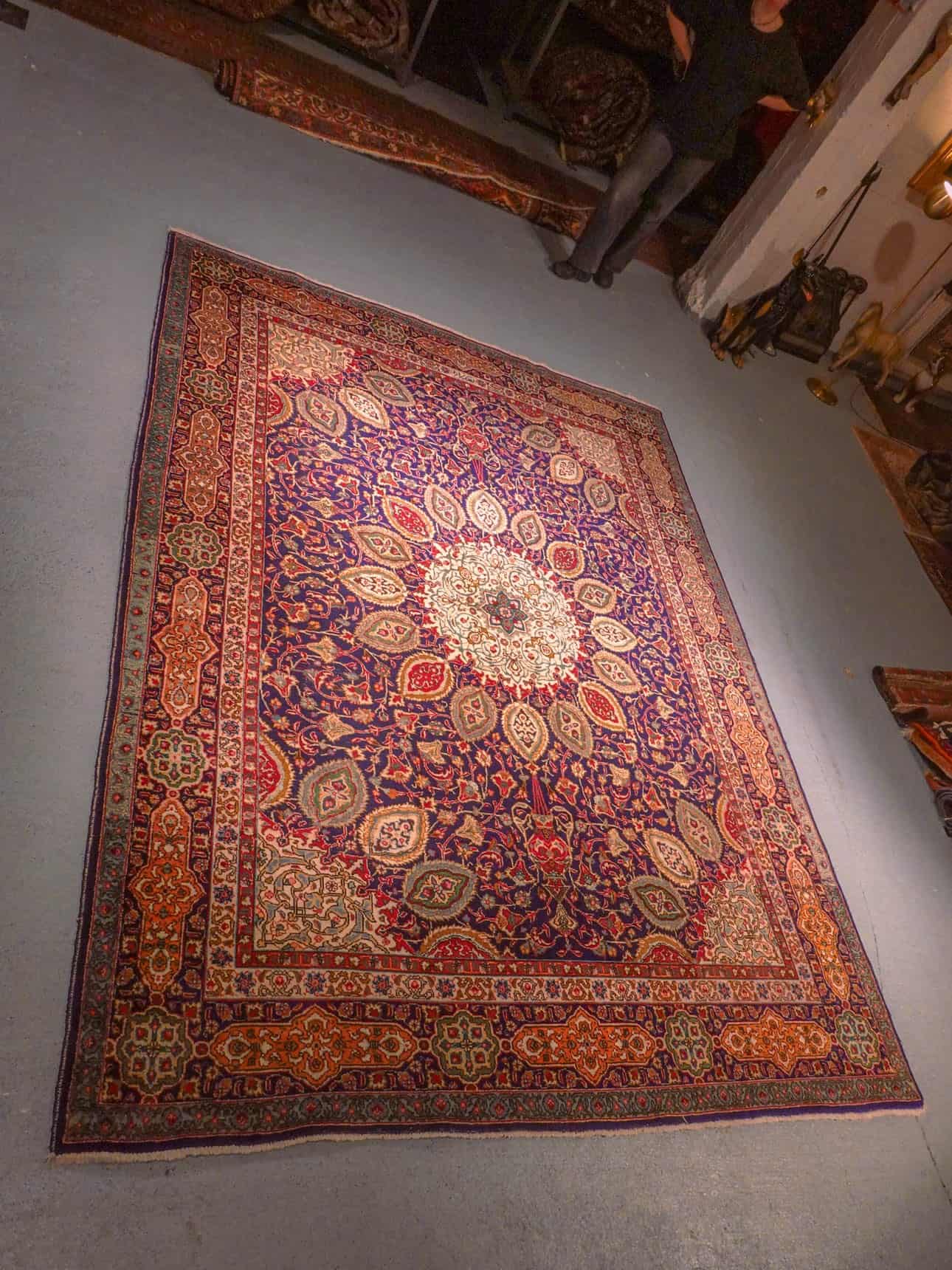 Maanläheinen käsinsolmittu Tabriz-villamatto, 347 × 257 cm