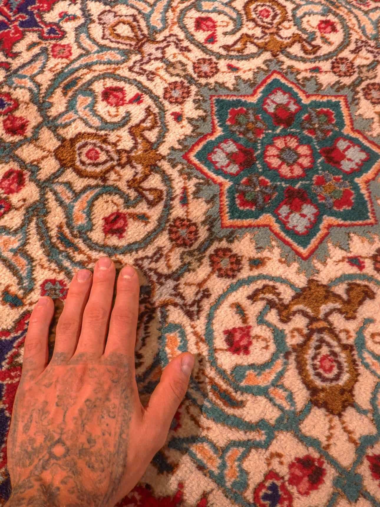 Maanläheinen käsinsolmittu Tabriz-villamatto, 347 × 257 cm