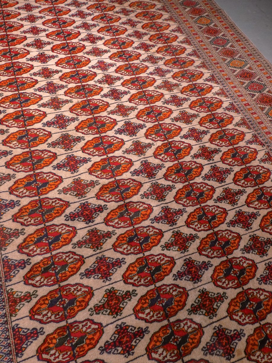 Vaalea käsinsolmittu Buhara-villamatto, 332 × 211 cm