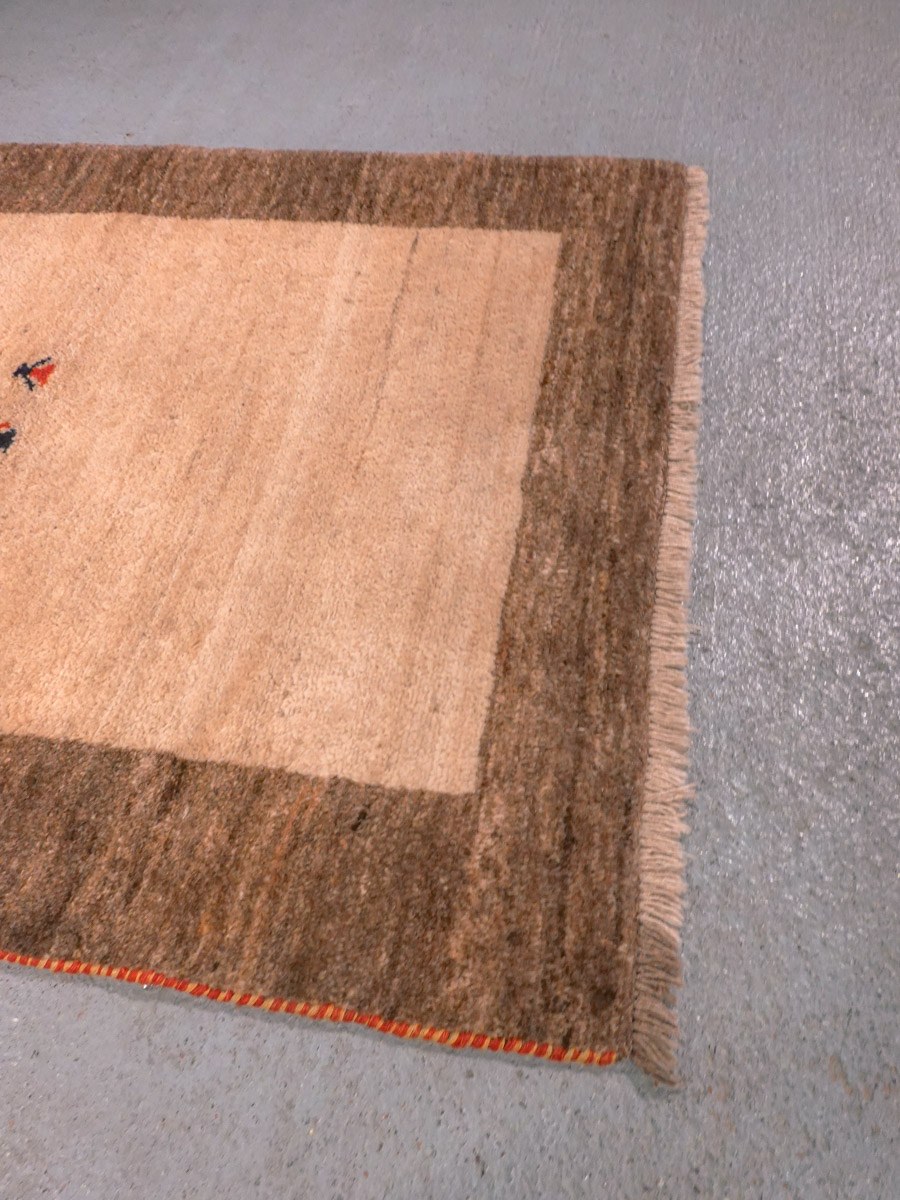 Vaalea käsinsolmittu Gabbeh-villamatto, 153 × 108 cm