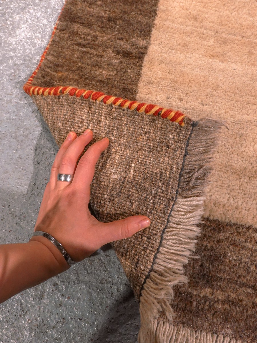 Vaalea käsinsolmittu Gabbeh-villamatto, 153 × 108 cm