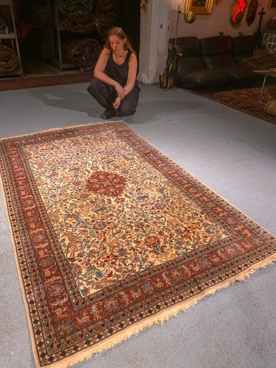 Maanläheinen käsinsolmittu Ghom-villamatto, 228 × 137 cm