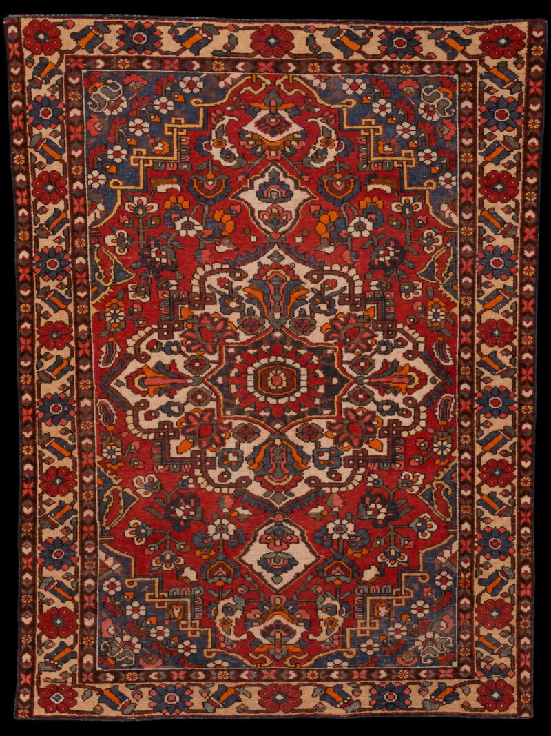 Punainen käsinsolmittu Bahtijaari-villamatto, 194 × 155 cm