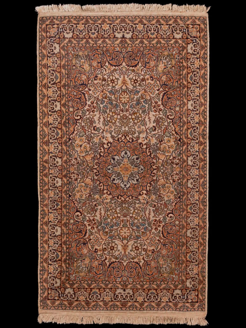 Vaalea käsinsolmittu Kashmir-silkkimatto, 165 × 95 cm