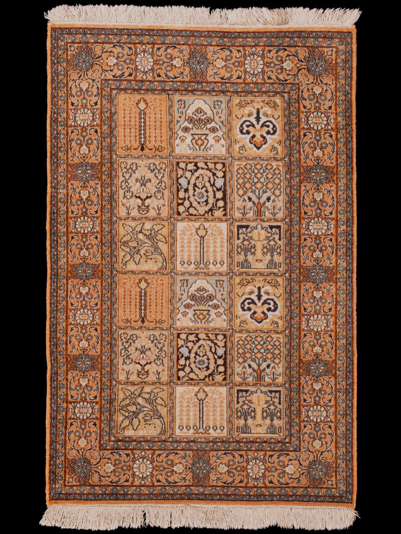 Vaalea käsinsolmittu Kashmir-silkkimatto, 125 × 81 cm