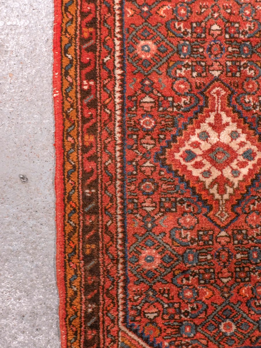 Hamadan-maton reunan yksityiskohta