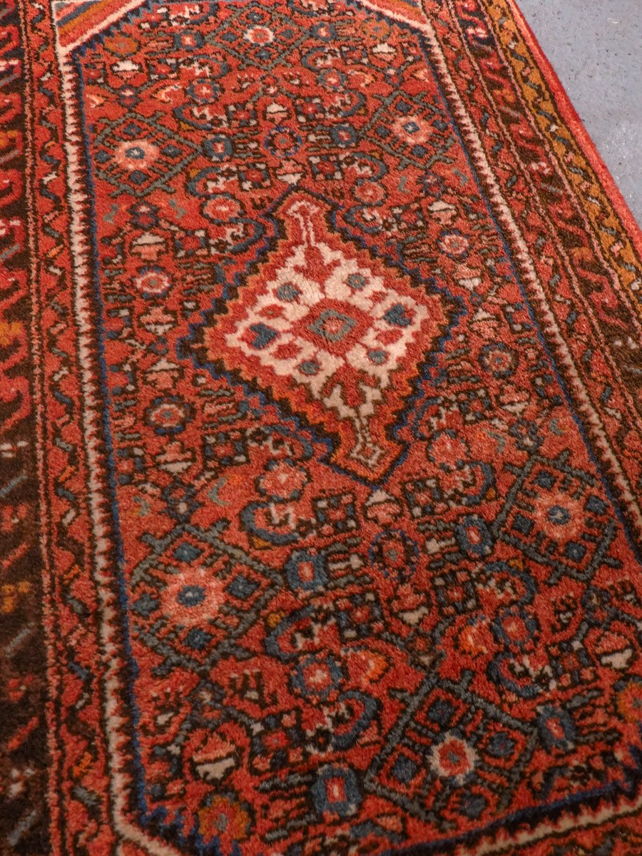 Hamadan-maton reunan yksityiskohta