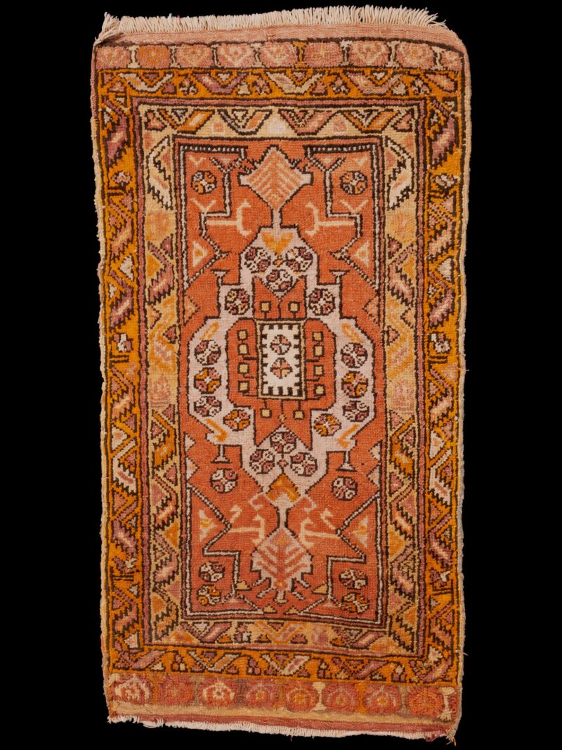 Maanläheinen käsinsolmittu Hamadan-villamatto, 107 × 59 cm
