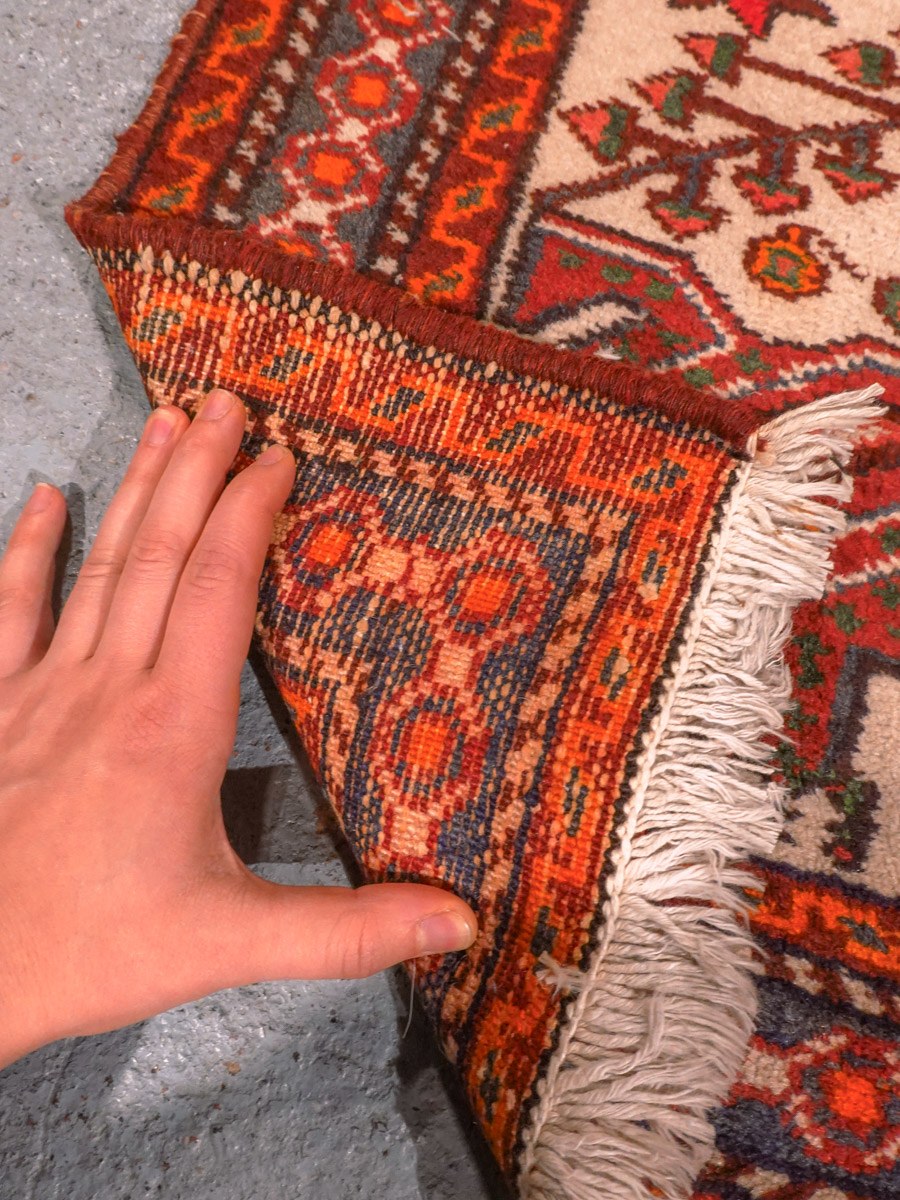 Punainen käsinsolmittu Hamadan-villamatto, 163 × 106 cm