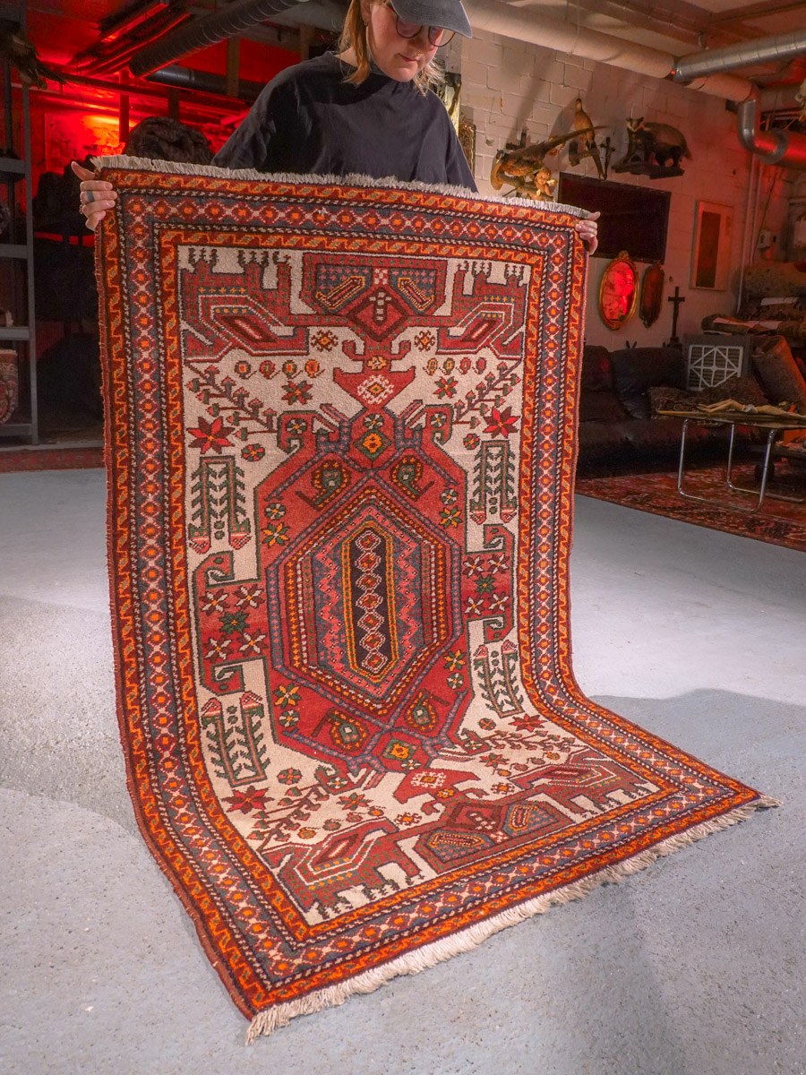 Punainen käsinsolmittu Hamadan-villamatto, 163 × 106 cm