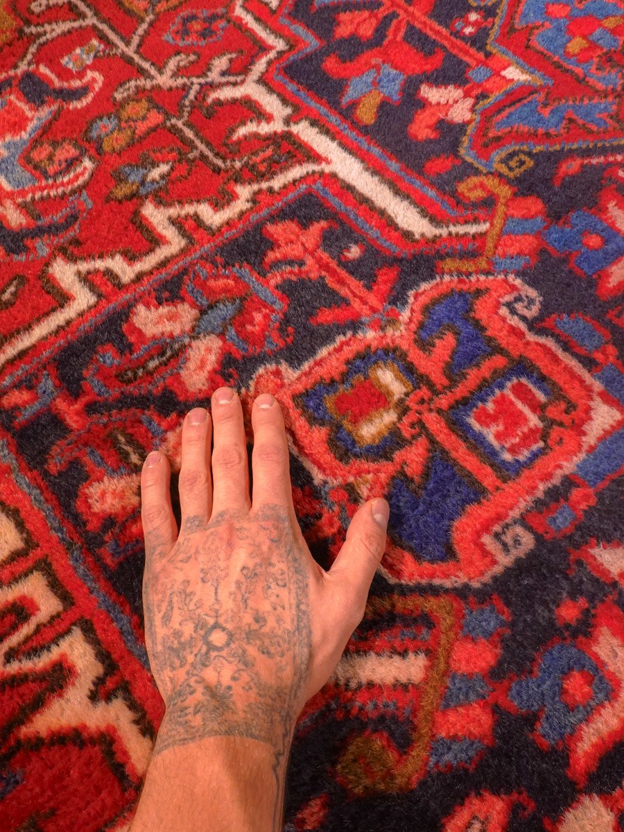 Punainen käsinsolmittu Heriz-villamatto, 396 × 291 cm