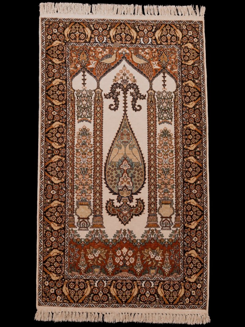 Vaalea käsinsolmittu Kashmir-silkkimatto, 179 × 98 cm