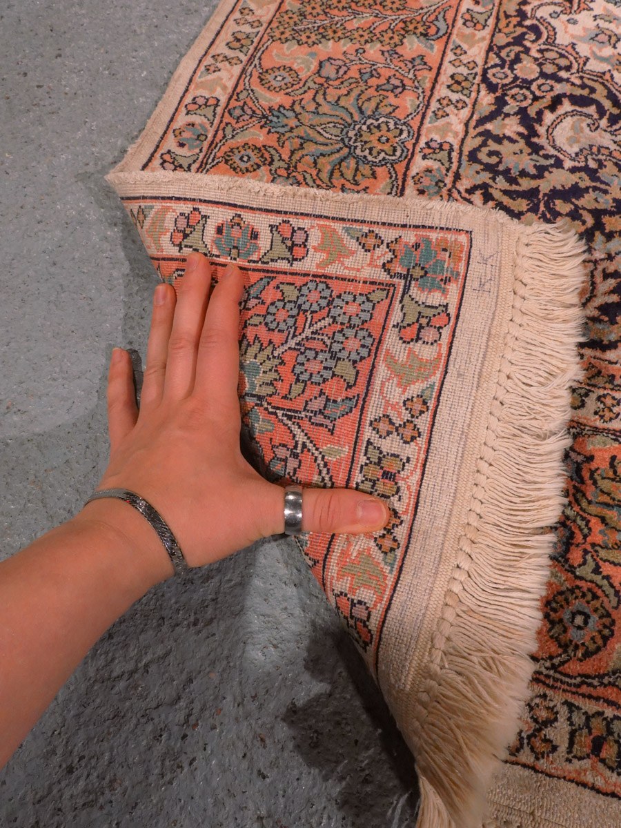 Vaalea käsinsolmittu Kashmir-villamatto, 193 × 124 cm