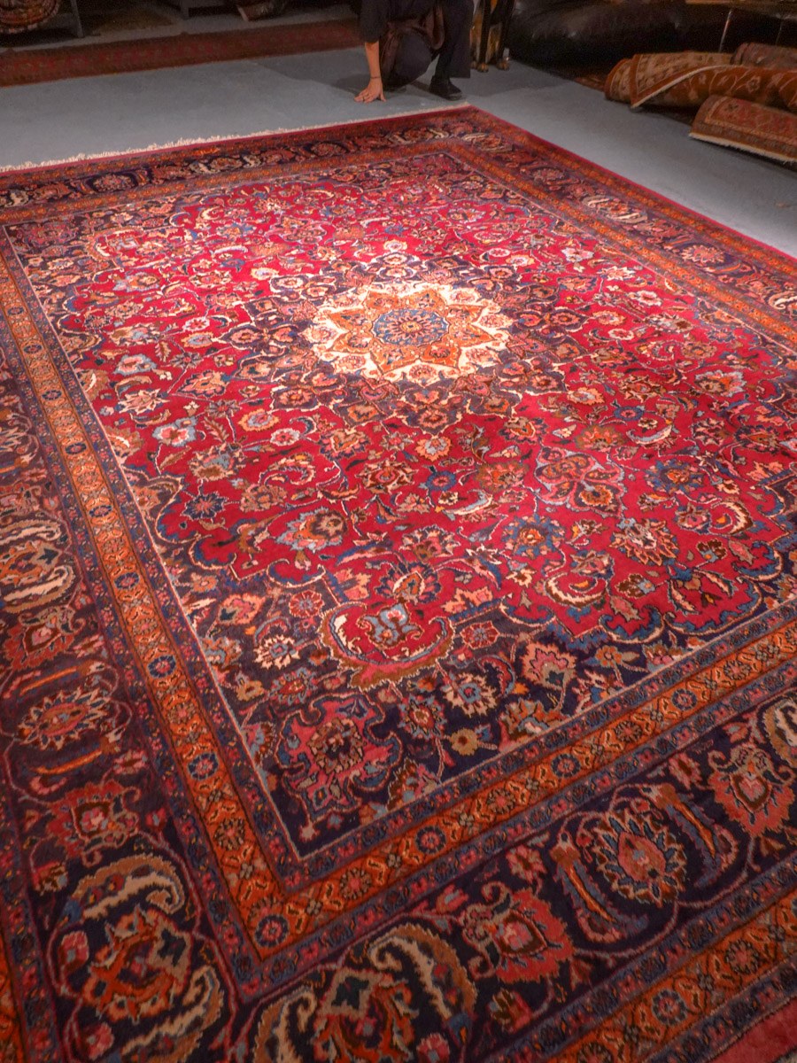 Punainen käsinsolmittu Meshed-villamatto, 390 × 296 cm