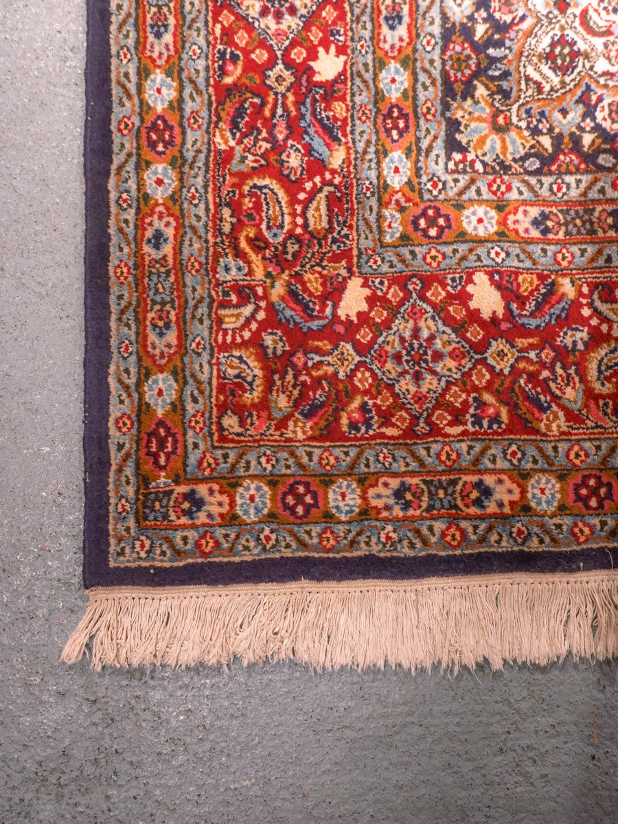 Vaalea käsinsolmittu Moud-villamatto, 383 × 243 cm