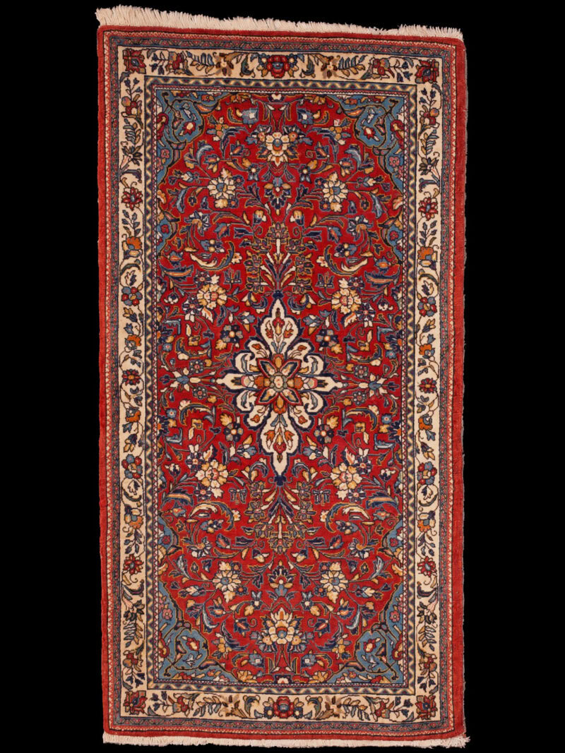 Punainen käsinsolmittu Sarouk-villamatto, 130 × 68 cm