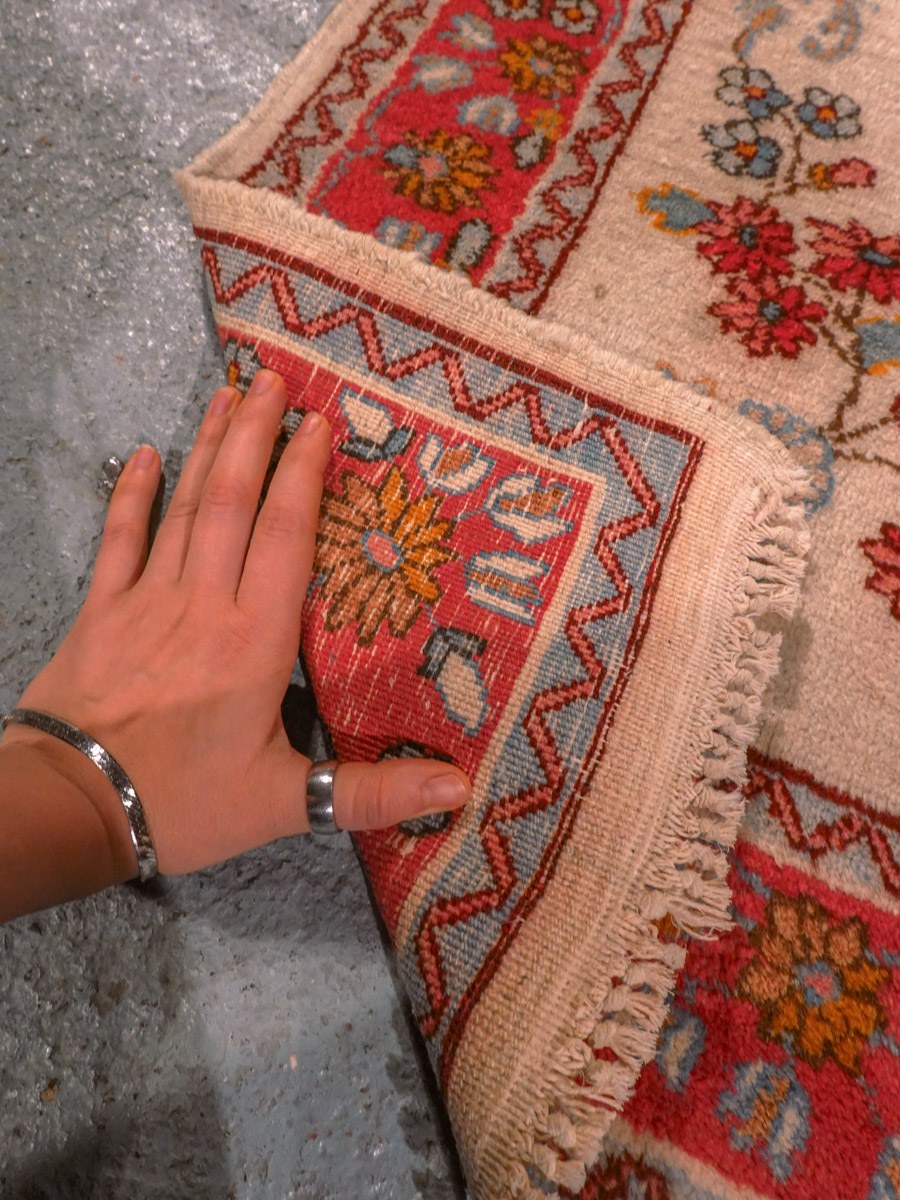 Punainen käsinsolmittu Sarouk-villamatto, 150 × 90 cm