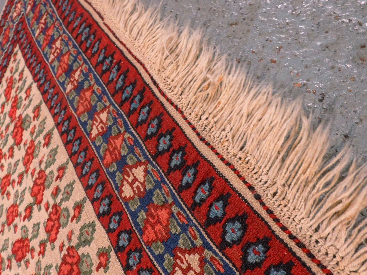 Vaalea käsinsolmittu Senneh-villamatto, 172 × 112 cm